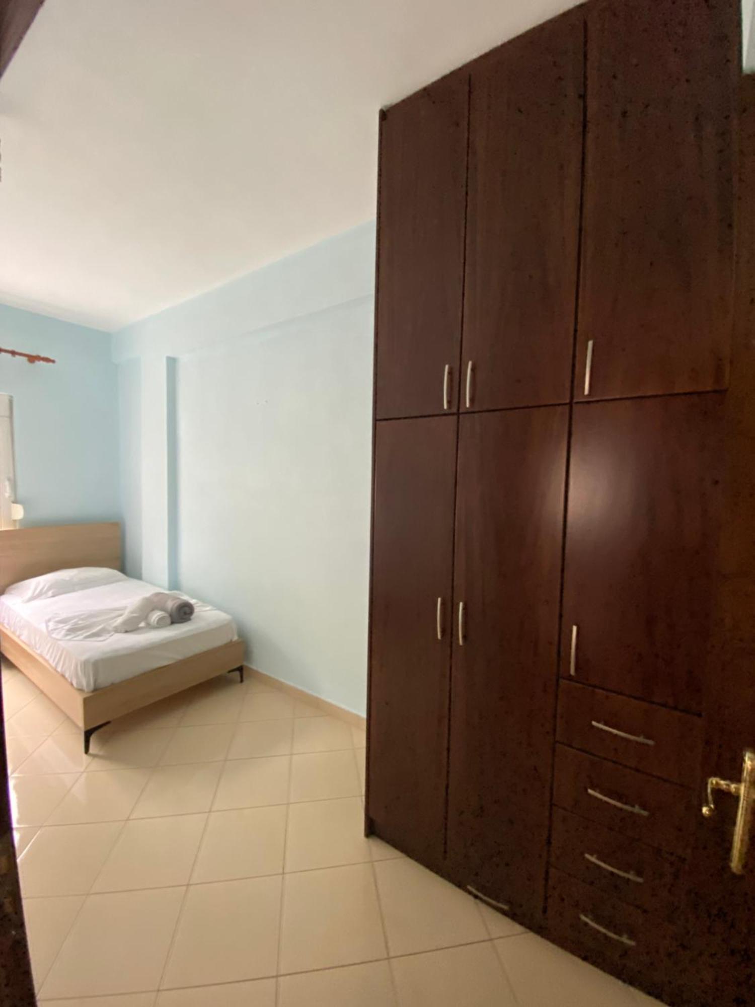 L.T. Apartment 5Th Street Sarande Exterior photo