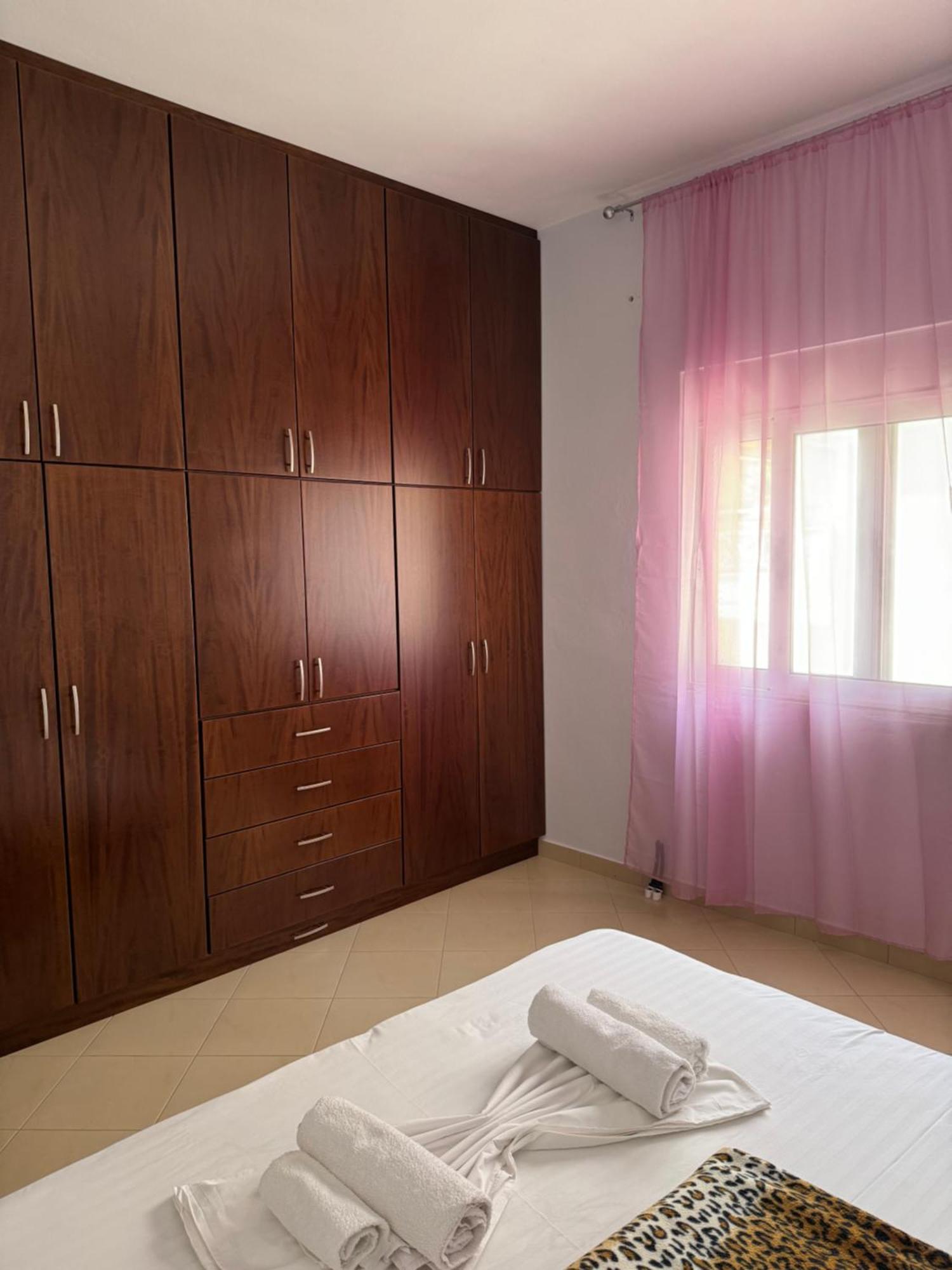 L.T. Apartment 5Th Street Sarande Exterior photo
